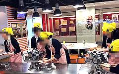 関西本部:帝塚山学院高等学校「創究講座」 ラーメンミュージアムでの実習体験